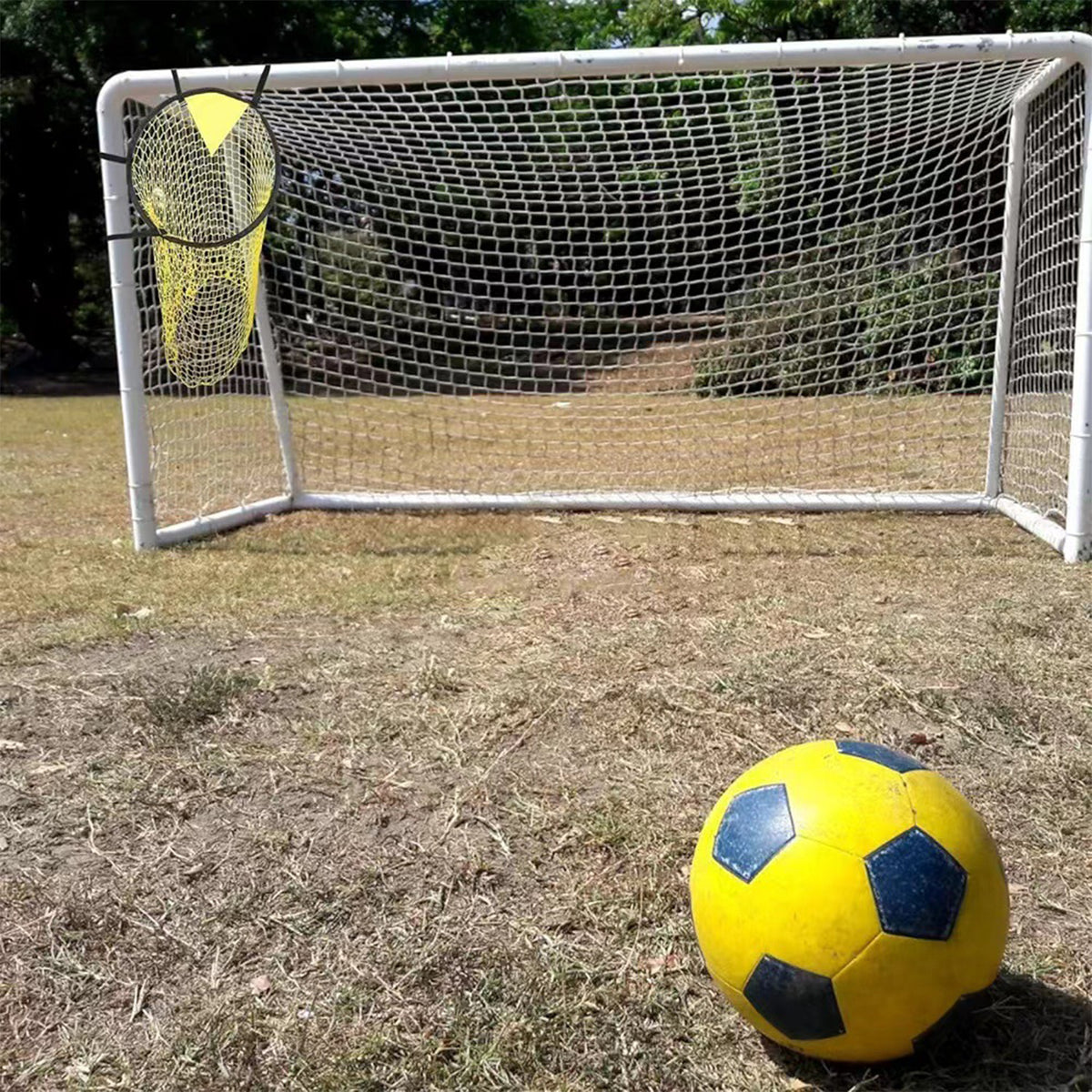 FANEASON Soccer Goal Target Nets 2 Pack, 45 × 60 cm Football Shooting Practice Targets with Adjustable Straps
